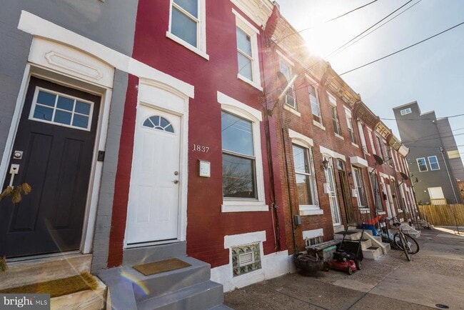 Building Photo - 1837 E Harold St