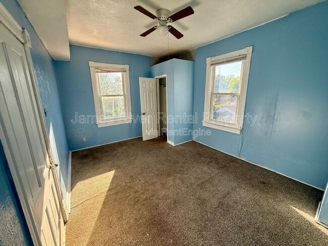 Building Photo - 900 Polk St