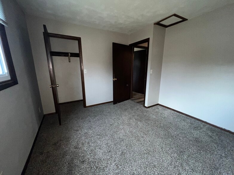 Bedroom 2 - 5415 Schmutzler St