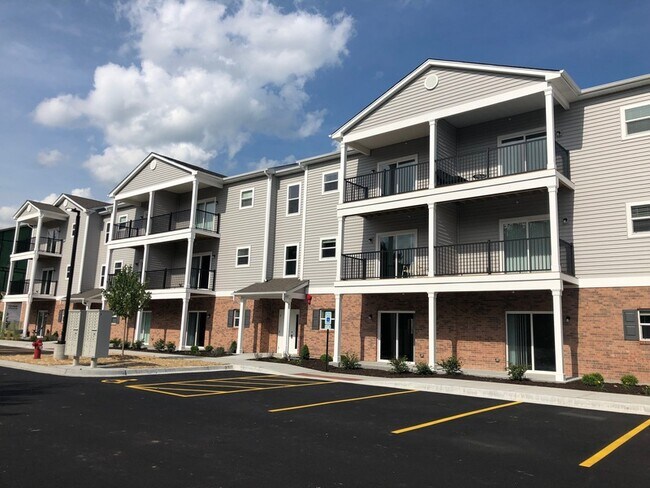Building Photo - 853 E Main St Unit 3F
