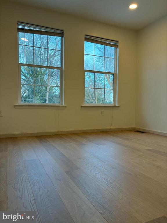 Building Photo - 46 Reading Ave