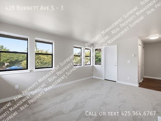 Building Photo - 428 Burnett Ave S