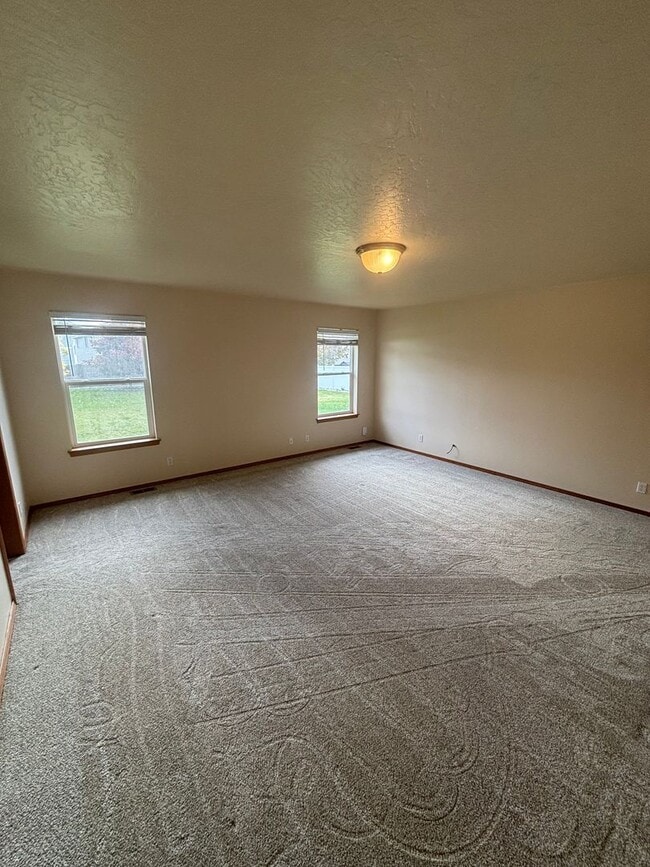 Building Photo - BEAUTIFUL HOME IN THE LANDINGS (APP#59)
