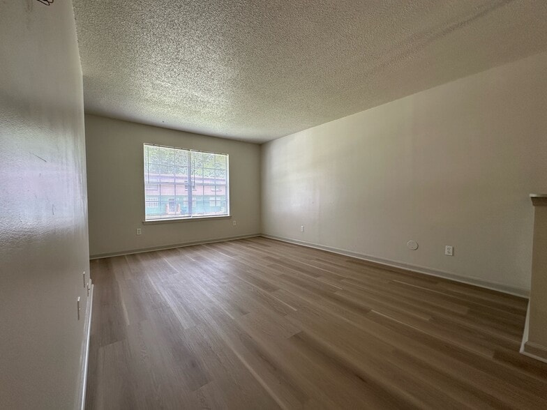 Building Photo - 8726 Millard Lee Ln