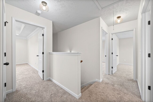 Building Photo - Pet Friendly Three Bedroom with Bonus!