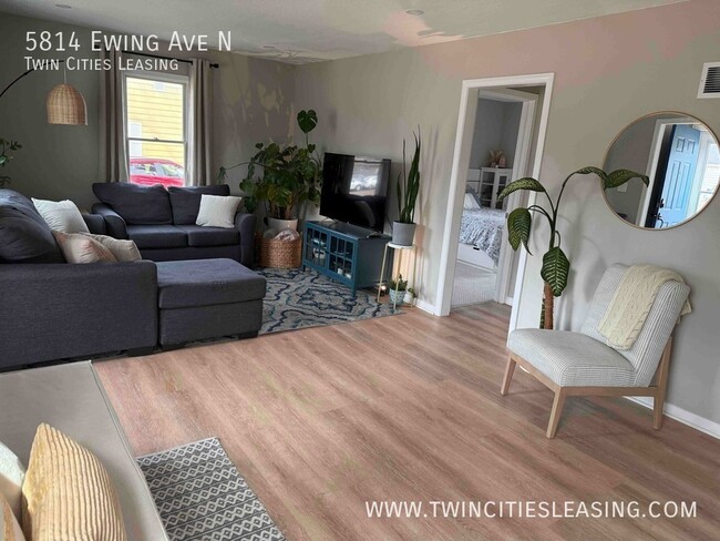 Building Photo - 5814 Ewing Ave N