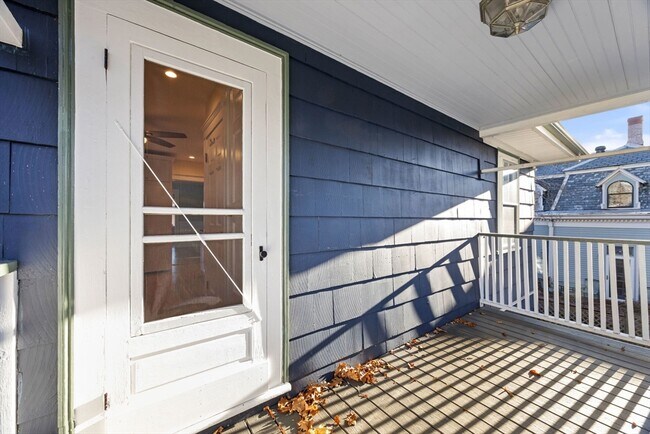 Building Photo - 1045 Adams St