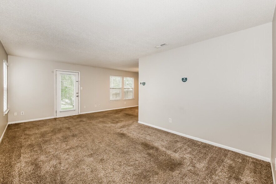 Building Photo - 441 Overland Dr
