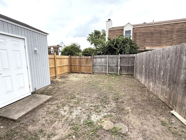 Building Photo - 691 Biltmore Dr