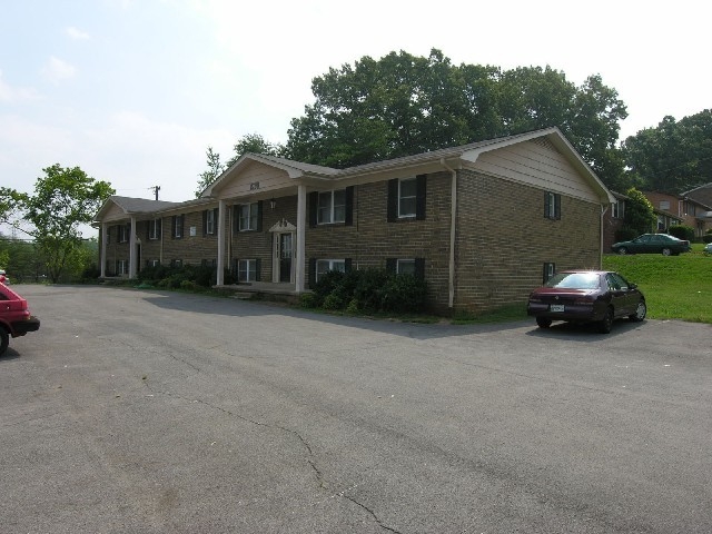 Building Photo - 8200 Elderberry Dr