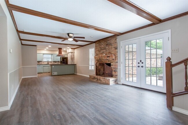 Building Photo - 9922 Fieldcrest Dr