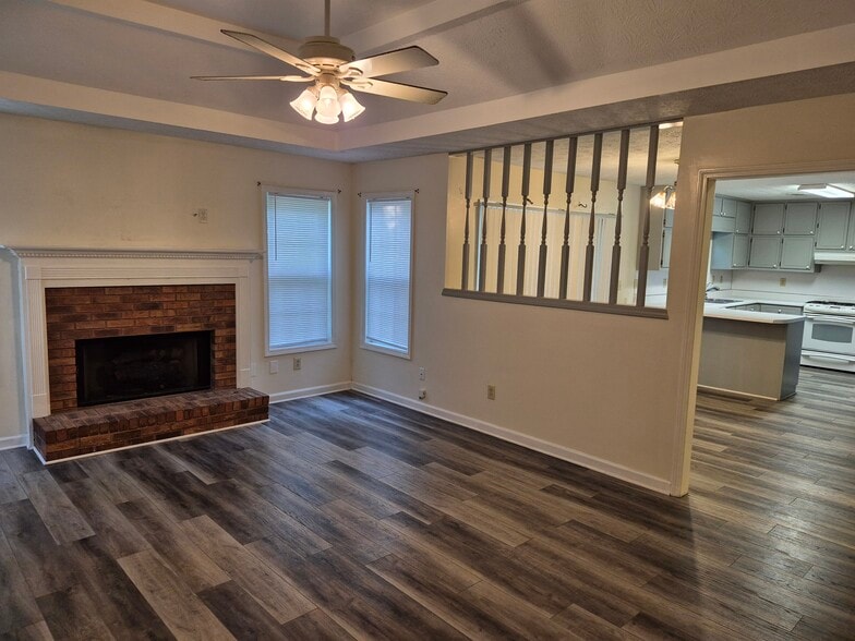 Building Photo - 153 Valleydale Dr