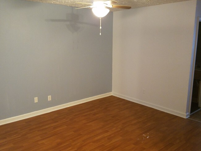 Building Photo - 405 Hale St