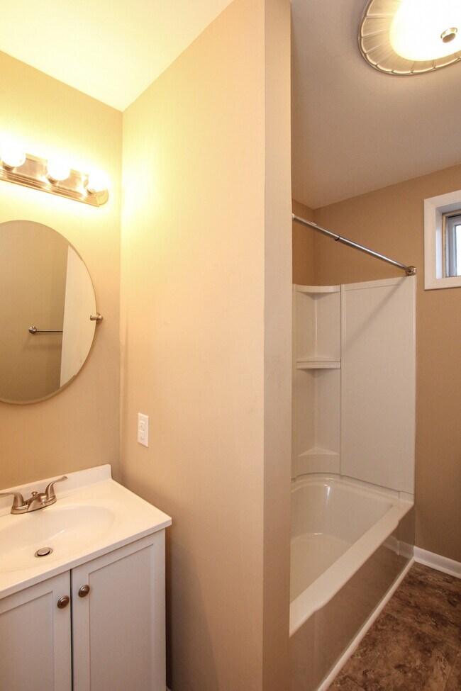 Building Photo - Lovely rental in Nashville with great views of the Cumberland River!  Coming Soon!