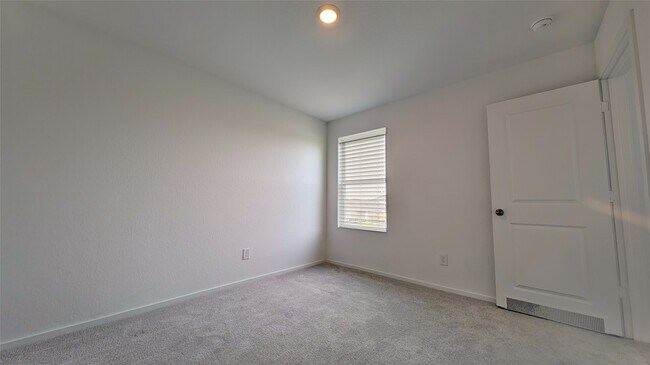 Building Photo - 16806 Old Wagon Wy