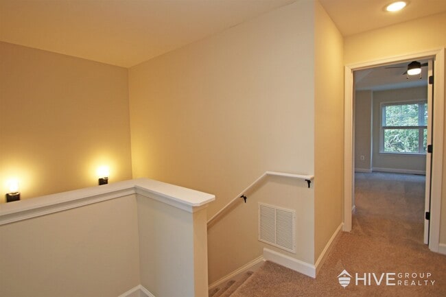 Building Photo - 1423 Palomino Trl