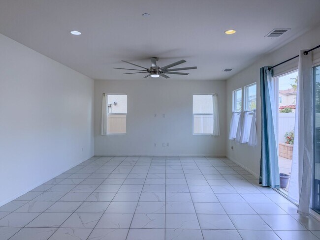 Building Photo - 529 Tiber River Way