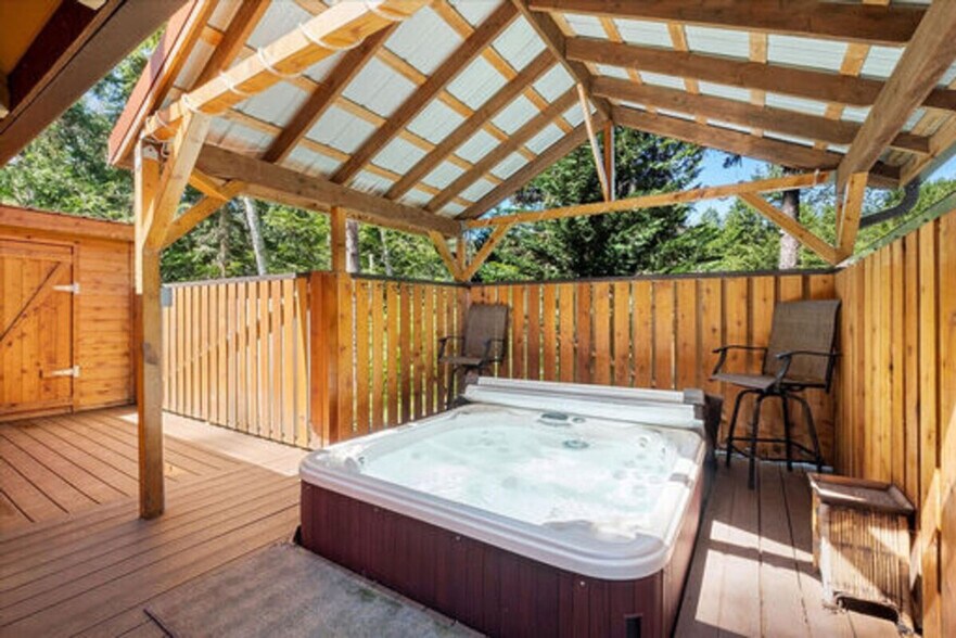 Building Photo - 321 Paradise Dr