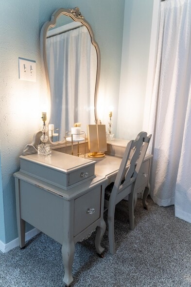 Building Photo - 1304 E Sylvan Cir