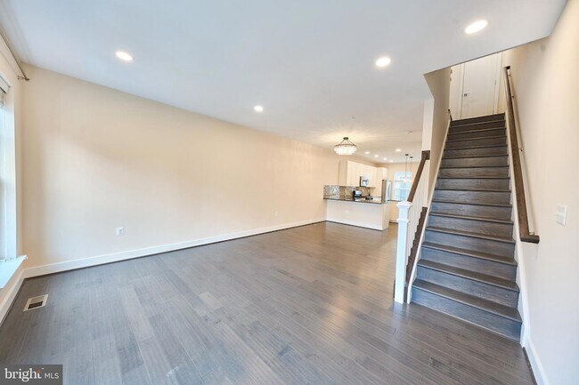Building Photo - 256 Bluemont Branch Terrace SE