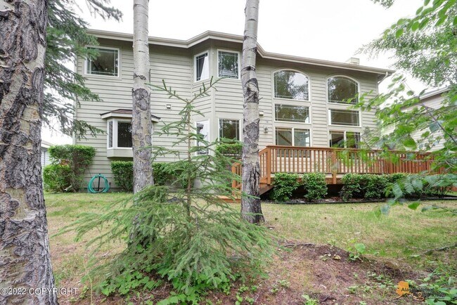 Building Photo - Stunning home conviently located by Eagle ...