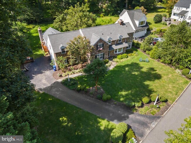 Building Photo - 507 Meadowbrook Cir
