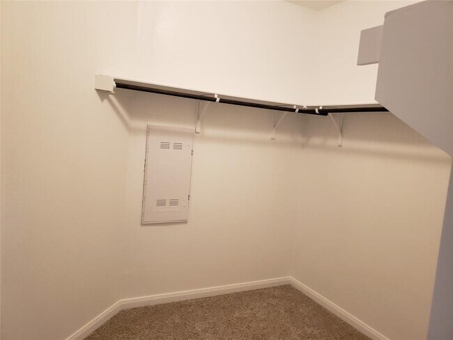 Building Photo - 118 Lullaby Dr