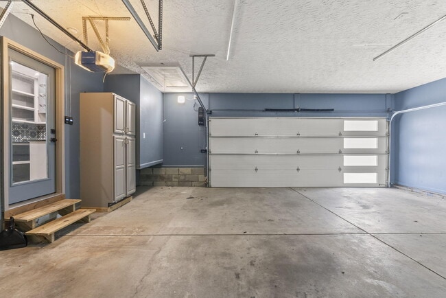 Building Photo - 1233 Sherborne Pl