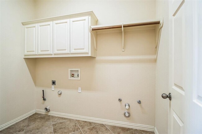Building Photo - 4004 Buckhaven Cove