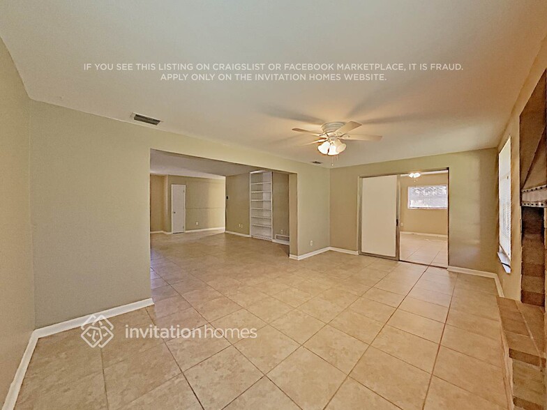Building Photo - 12160 Croft Dr N