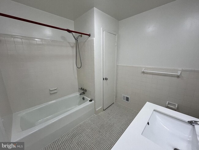 Building Photo - 6301 Evermay Dr
