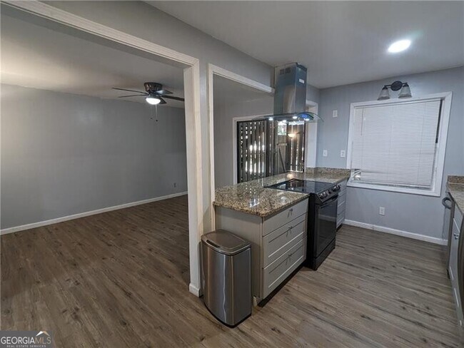 Building Photo - 365 Winding River Dr