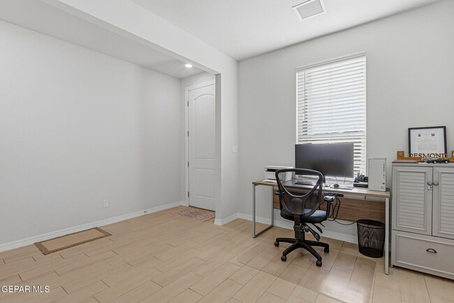 Building Photo - 11150 Blazing Star Pl