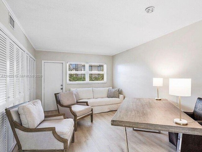 Building Photo - 40 Isle of Venice Dr