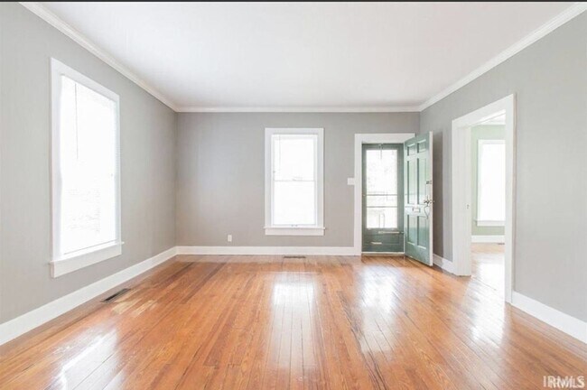 Building Photo - Charming 3BR House in Bloomington