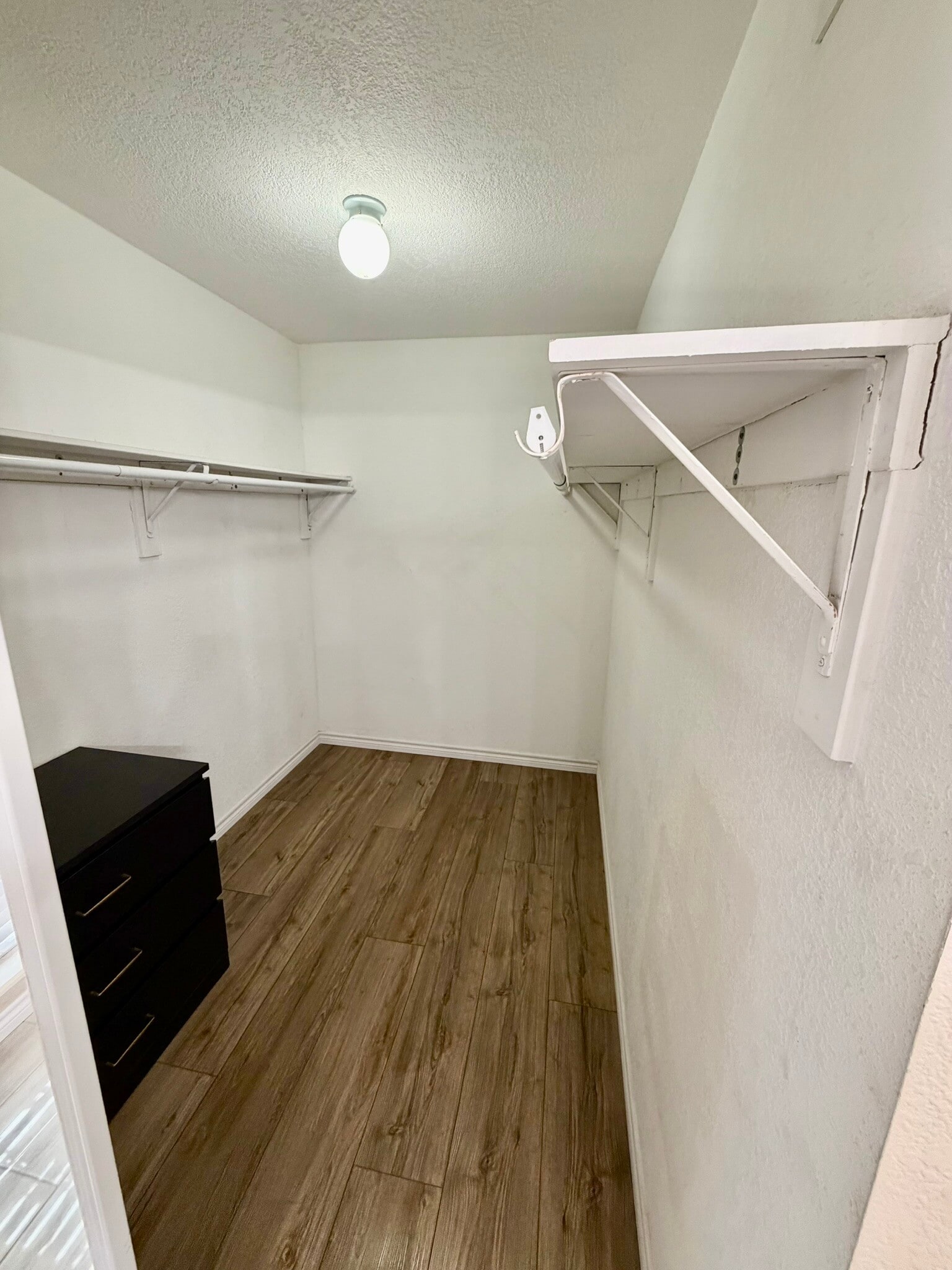 Master Walk In Closet - 6824 Fryer St