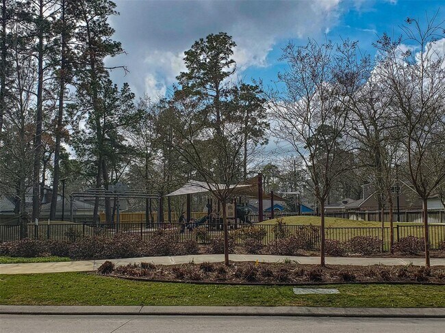 Building Photo - 28903 Twisted Oak Dr