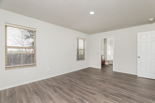 Building Photo - 10506 Goose Way