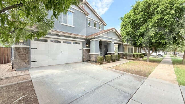 Primary Photo - 3945 E Mesquite St