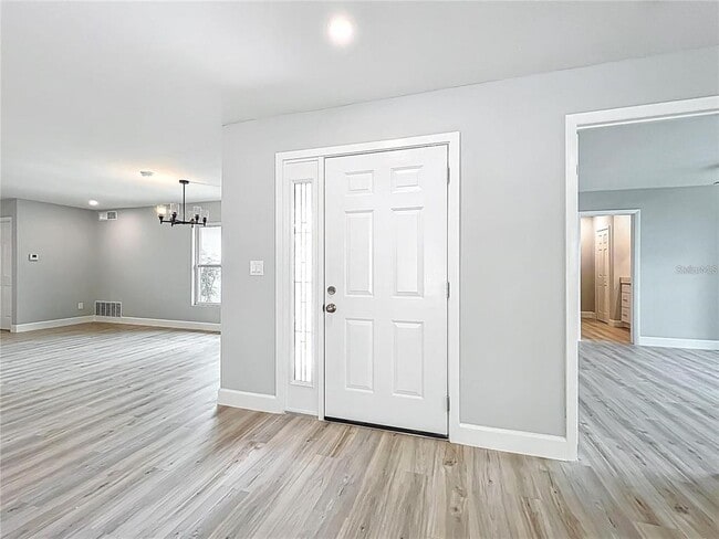 Building Photo - 8676 Hillside Dr