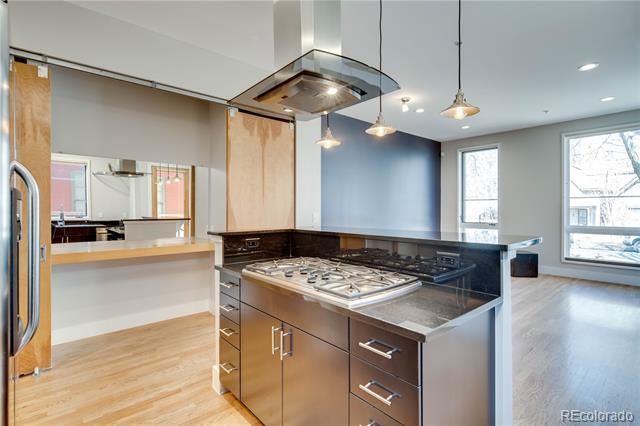 Building Photo - 2536 Glenarm Pl