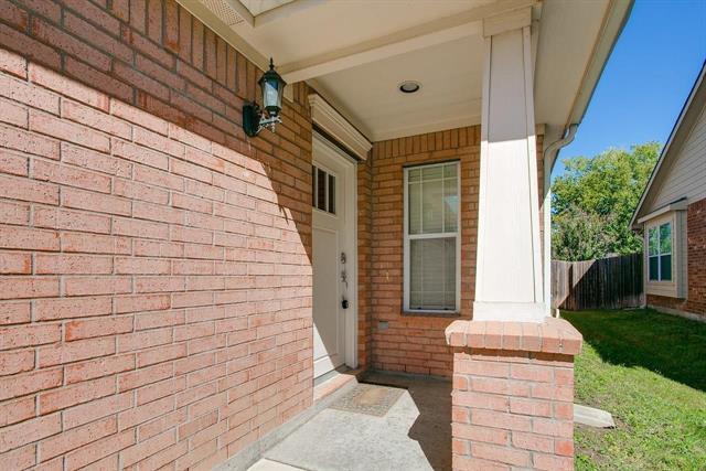 Building Photo - 4925 Carrotwood Dr