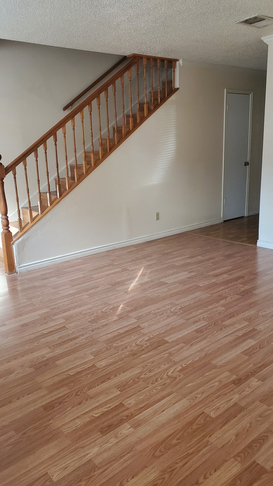 Front Living - 15540 Weldon Dr