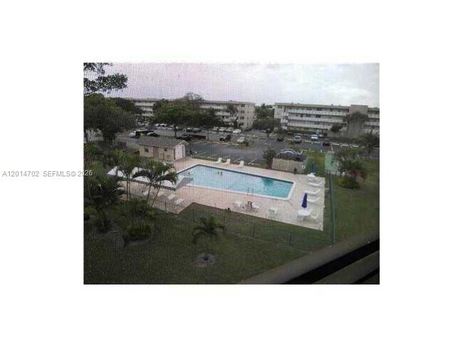Building Photo - 115 Royal Pk Dr