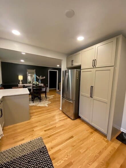 Building Photo - 122 N Kenosha Dr