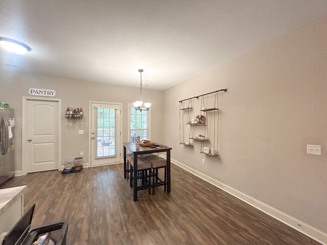 Building Photo - 101 Sweet Briar Trail