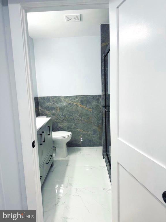 Building Photo - 203 Henson Rd