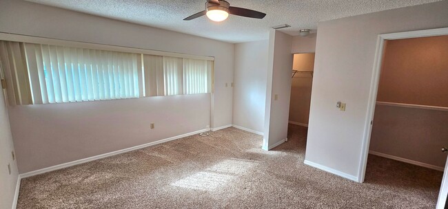 Building Photo - Indian Harbor Beach- 2 Story Townhome