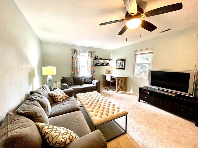 Building Photo - Spacious 6 bedroom home in Virginia Beach