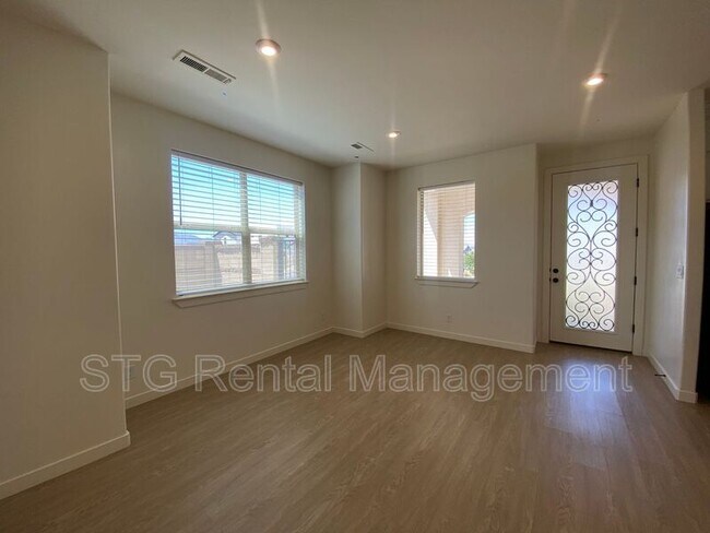 Building Photo - 767 W Scarlet Hill Dr